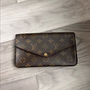 LV Pochette Felicie